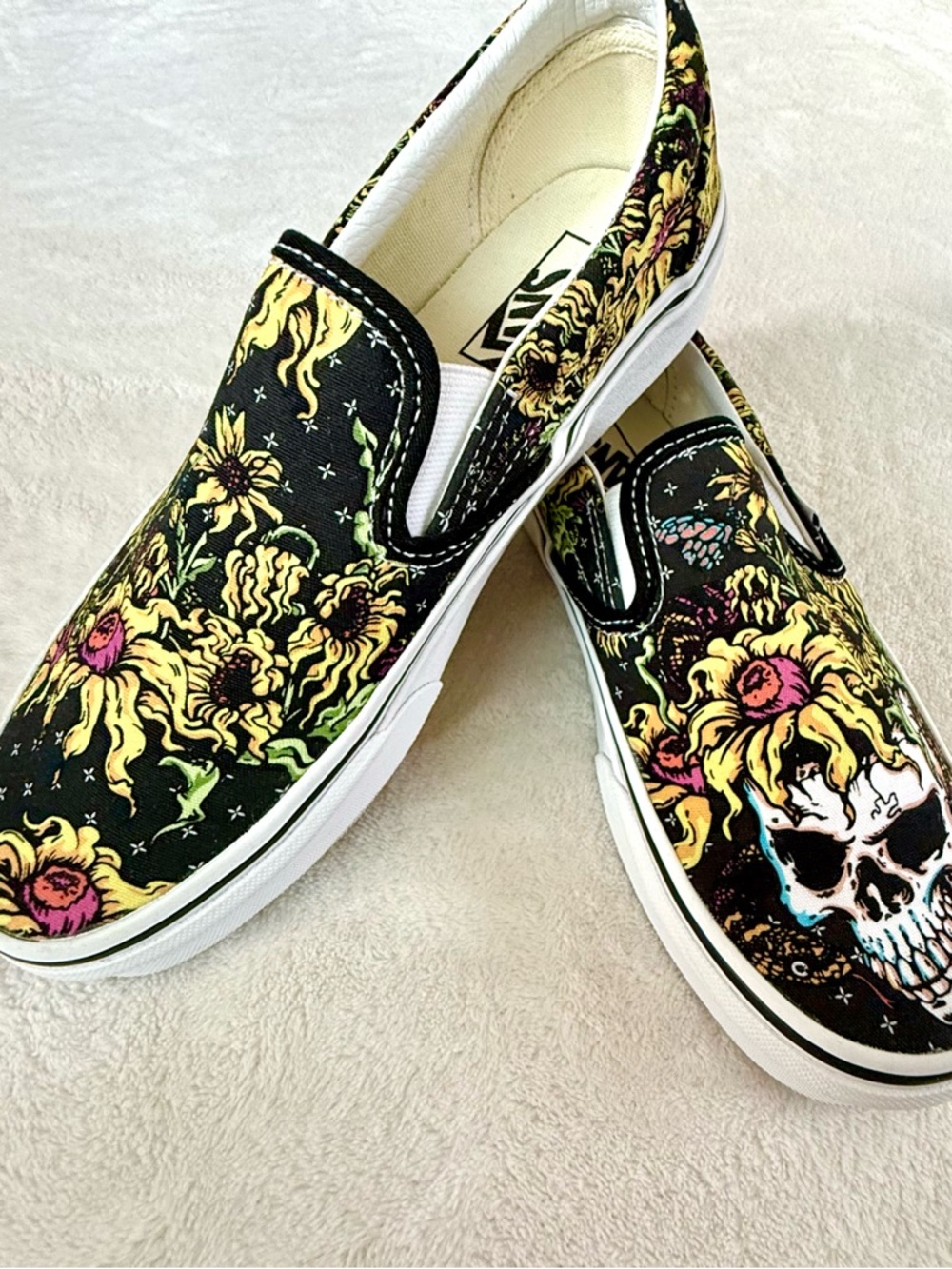 RARE EUC Vans Classic Slip-On “Beauty Skull” Sunflowers-Women’s 7.5/Men’s 6